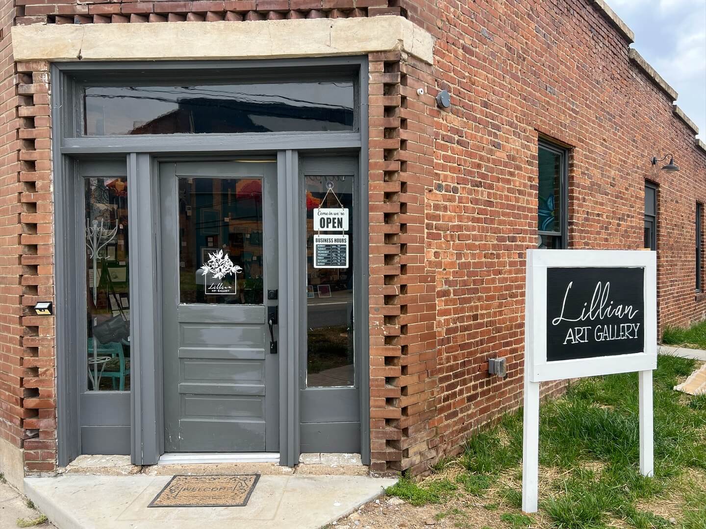 Lillian Art Gallery - Fine Art Gallery Petersburg TN